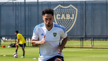 Valdez en prácticas con Boca Juniors