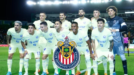 Club América con escudo de Chivas