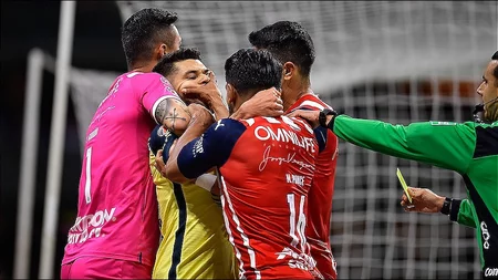 Video | La agresión que sufrió el delantero del Club América, Henry Martín, por parte de Miguel Ponce 