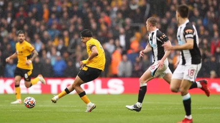 Video | Partidazo de Raúl Jiménez le da el triunfo al Wolverhampton con doblete de asistencias